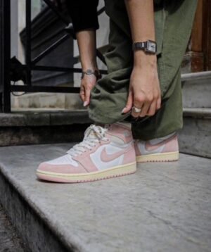 Nikee air jordan 1 high washed pink