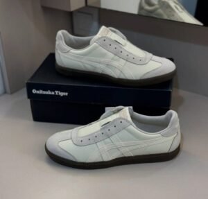 Onitsuka Tiger Tokuten Slip On Biege Brown