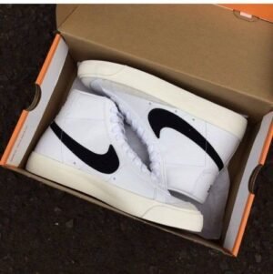 NIKKE MID BLAZER HIGH